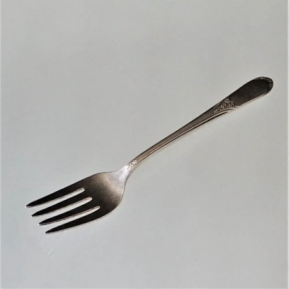 Wm Rogers IS Devonshire Aka Mary Lou 1938 Pattern Salad Fork Vintage Silverplate